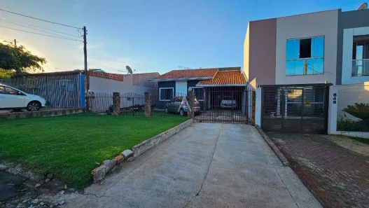 Casa com 4 Quartos à venda, 191m² no Brasília, Cascavel