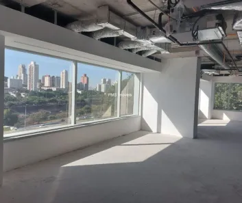 Sala Comercial para alugar, 900m² no Ponte Pequena, São Paulo