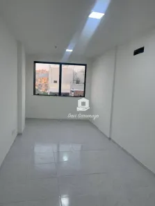 Sala Comercial à venda, 32m² no Centro, Niterói