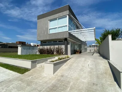 Casa com 3 Quartos à venda, 233m² no Areias, Camboriú