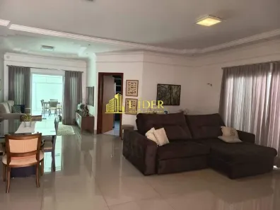 Casa com 3 Quartos à venda, 240m² no Jardim Karaíba, Uberlândia