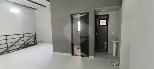 Galpão/Depósito/Armazém para alugar, 258m² no Vila Galvão, Guarulhos