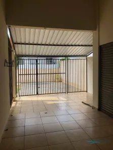 Casa com 3 Quartos à venda, 275m² no Parque Residencial Joaquim Toledo Piza, Londrina