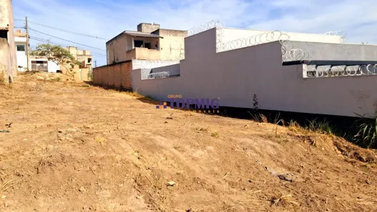 Lote/Terreno à venda, 230m² no Monte Verde, Betim