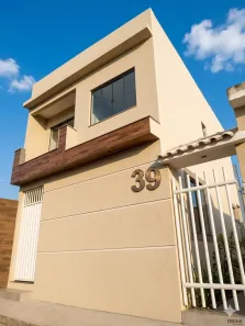 Casa com 2 Quartos à venda, 70m² no Jardim Primavera, Duque de Caxias