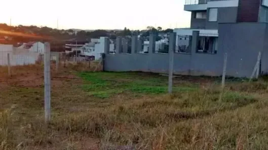 Lote/Terreno à venda, 200m² no Cavalhada, Porto Alegre