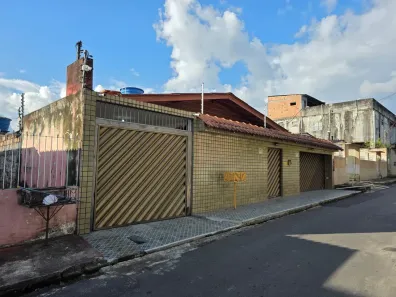 Casa com 3 Quartos à venda, 238m² no Parque 10 de Novembro, Manaus