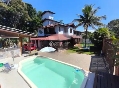 Casa com 3 Quartos para alugar, 10m² no Rio Tavares, Florianópolis