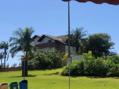 Casa de Condomínio com 5 Quartos para alugar, 400m² no , Sertanópolis
