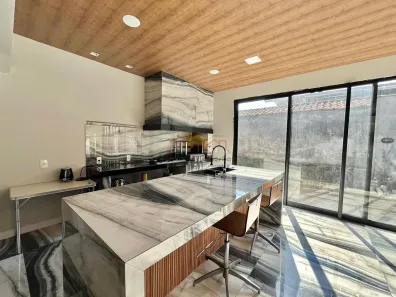 Casa com 4 Quartos à venda, 160m² no Comasa, Joinville
