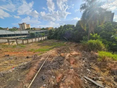 Lote/Terreno à venda, 1890m² no Jardim Simus, Sorocaba
