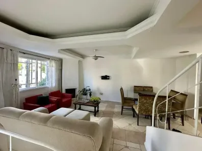 Casa com 3 Quartos à venda, 251m² no Vila Assunção, Porto Alegre