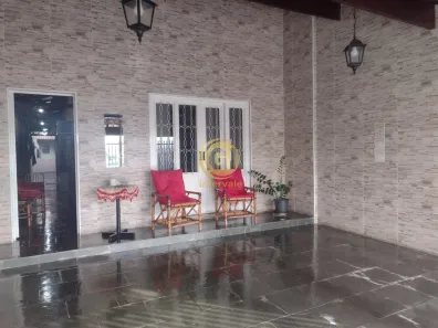Casa com 2 Quartos à venda, 200m² no Parque Santo Antônio, Jacareí