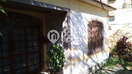 Casa com 3 Quartos à venda, 72m² no Marechal Hermes, Rio de Janeiro