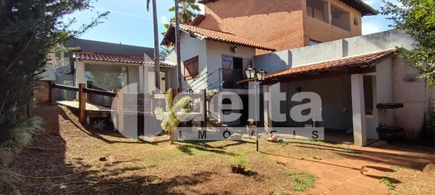 Casa com 4 Quartos à venda, 220m² no Tabajaras, Uberlândia