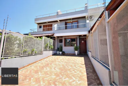 Casa com 3 Quartos à venda, 151m² no Guarujá, Porto Alegre