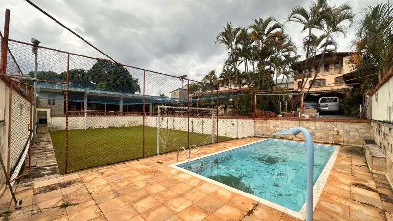 Casa com 3 quartos — Braúnas, Belo Horizonte