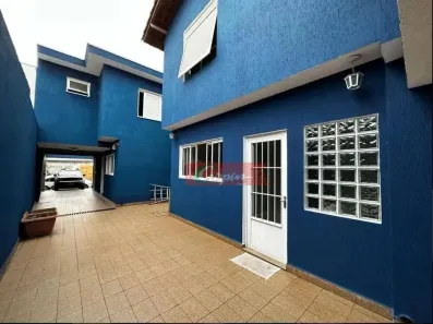 Sobrado com 4 Quartos à venda, 316m² no Vila Adelaide Perella, Guarulhos