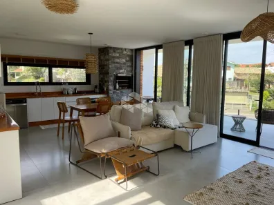 Casa de Condomínio com 4 Quartos à venda, 188m² no Morrinhos, Garopaba