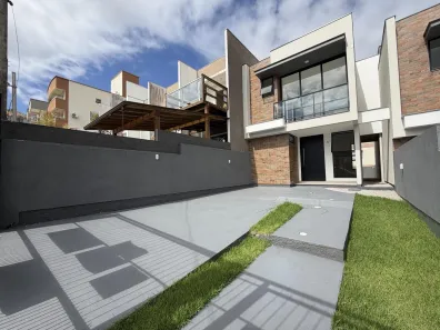 Sobrado com 3 Quartos à venda, 105m² no Serraria, São José