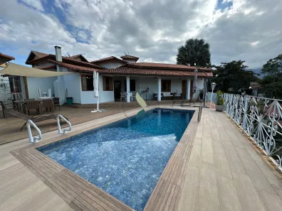 Casa com 4 Quartos à venda, 250m² no Jardim Martineli, Itatiaia