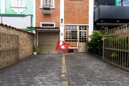 Sobrado com 4 Quartos para alugar, 227m² no Vila Belmiro, Santos