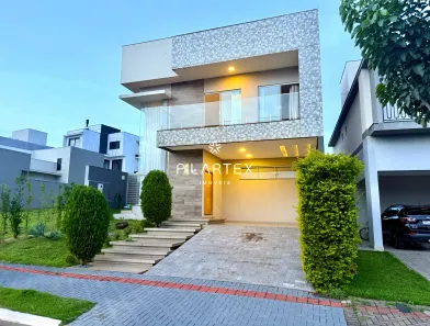 Sobrado com 3 Quartos à venda, 195m² no Gleba Simon Frazer, Londrina
