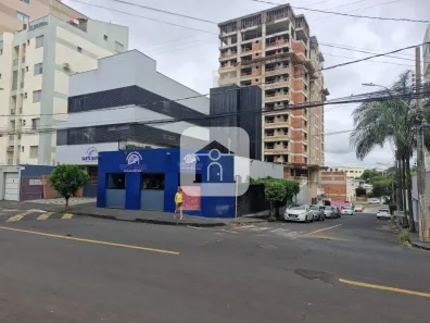 Ponto Comercial para alugar, 220m² no Saraiva, Uberlândia