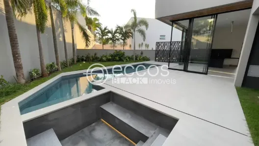 Casa de Condomínio com 5 Quartos à venda, 470m² no Gávea, Uberlândia