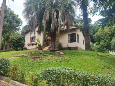 Casa com 5 Quartos para alugar, 300m² no Tingui, Curitiba