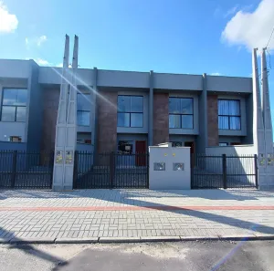 Sobrado com 2 Quartos à venda, 80m² no Vila Nova, Joinville