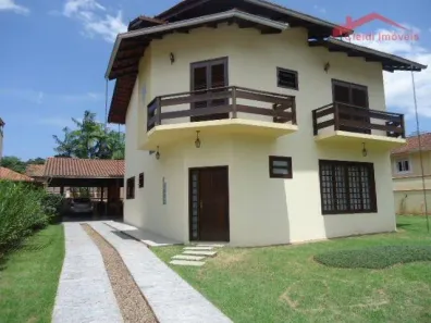 Casa com 3 Quartos à venda, 250m² no América, Joinville