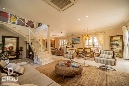 Casa com 4 Quartos à venda, 394m² no Jardim Indaiá, Embu das Artes