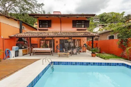 Sobrado com 3 Quartos à venda, 343m² no Itaguassu, Ilhabela