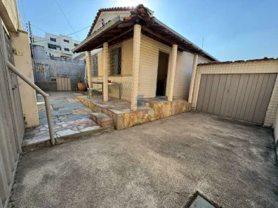 Casa com 3 Quartos à venda, 360m² no Industrial, Contagem
