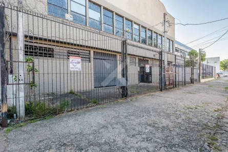 Galpão/Depósito/Armazém à venda, 2500m² no Navegantes, Porto Alegre