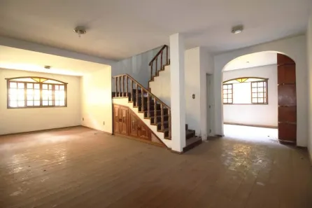 Casa com 3 Quartos para alugar, 360m² no Barreiro, Belo Horizonte