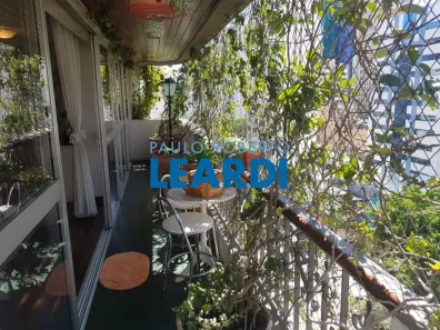 Apartamento com 3 Quartos à venda, 200m² no Moema, São Paulo