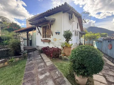 Casa de Condomínio com 4 Quartos à venda, 697m² no Vargem Grande, Teresópolis