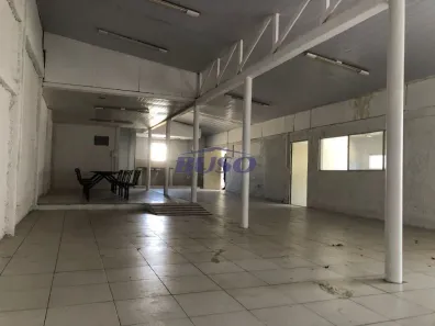 Galpão/Depósito/Armazém para alugar, 272m² no Xaxim, Curitiba