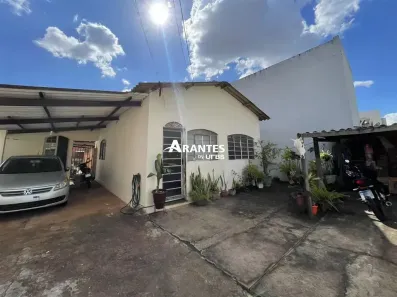 Casa com 4 Quartos à venda, 110m² no Santa Mônica, Uberlândia