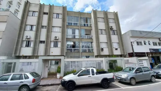 Apartamento com 2 Quartos para alugar, 90m² no Centro, Tubarão