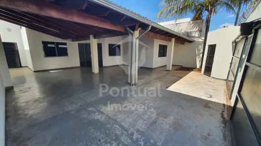 Casa com 3 Quartos para alugar, 230m² no Santa Rosa, Uberlândia