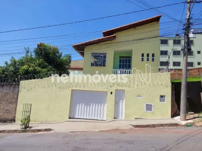 Casa com 3 Quartos para alugar, 150m² no Água Branca, Contagem