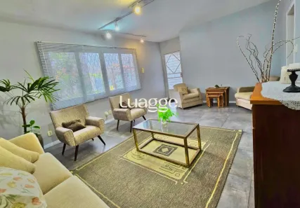 Casa com 2 Quartos para alugar, 228m² no Três Figueiras, Porto Alegre