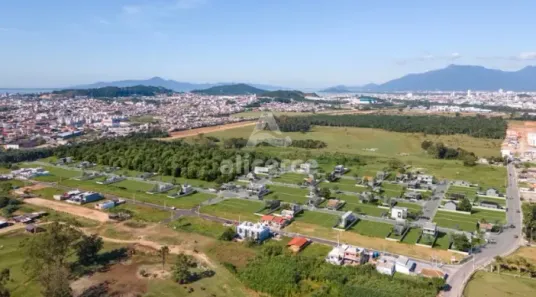Lote/Terreno à venda, 266m² no Forquilhas, São José