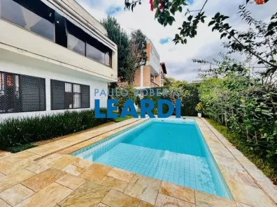 Sobrado com 3 Quartos à venda, 442m² no Vila Madalena, São Paulo