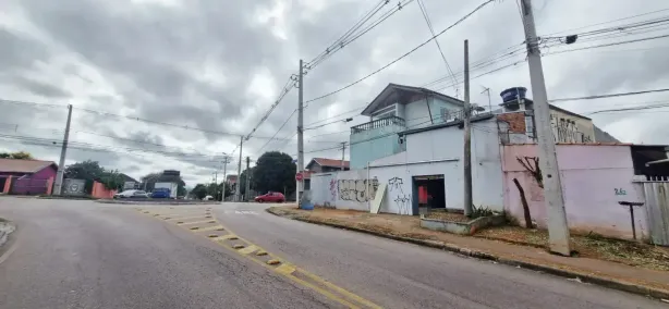 Imóvel Comercial com 4 Quartos à venda, 200m² no Boqueirão, Curitiba