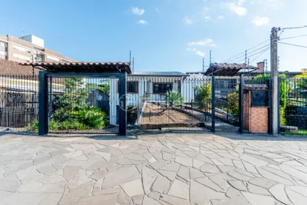 Casa com 3 Quartos à venda, 160m² no Vila Nova, Porto Alegre