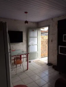 Casa com 2 Quartos à venda, 180m² no Tomazetti, Santa Maria